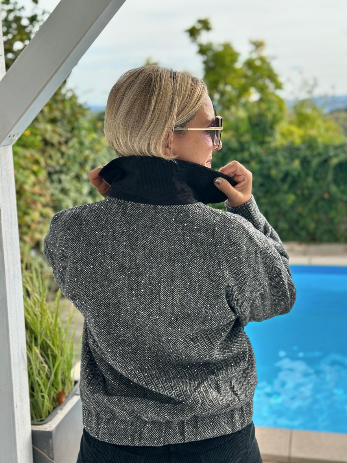 Herringbone Chic Jacke – Grau mit Glitzer-Details