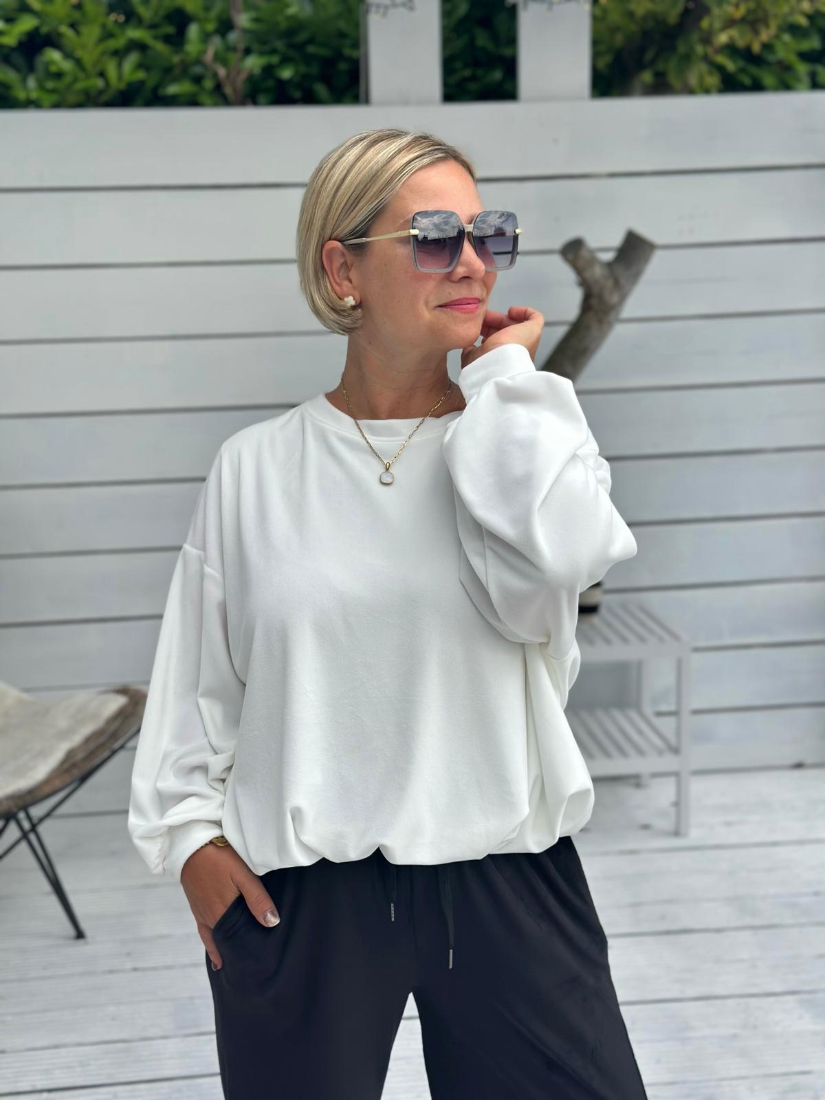 WHITE VELVET – Kuschelweicher Oversize-Pullover mit Ballonärmeln