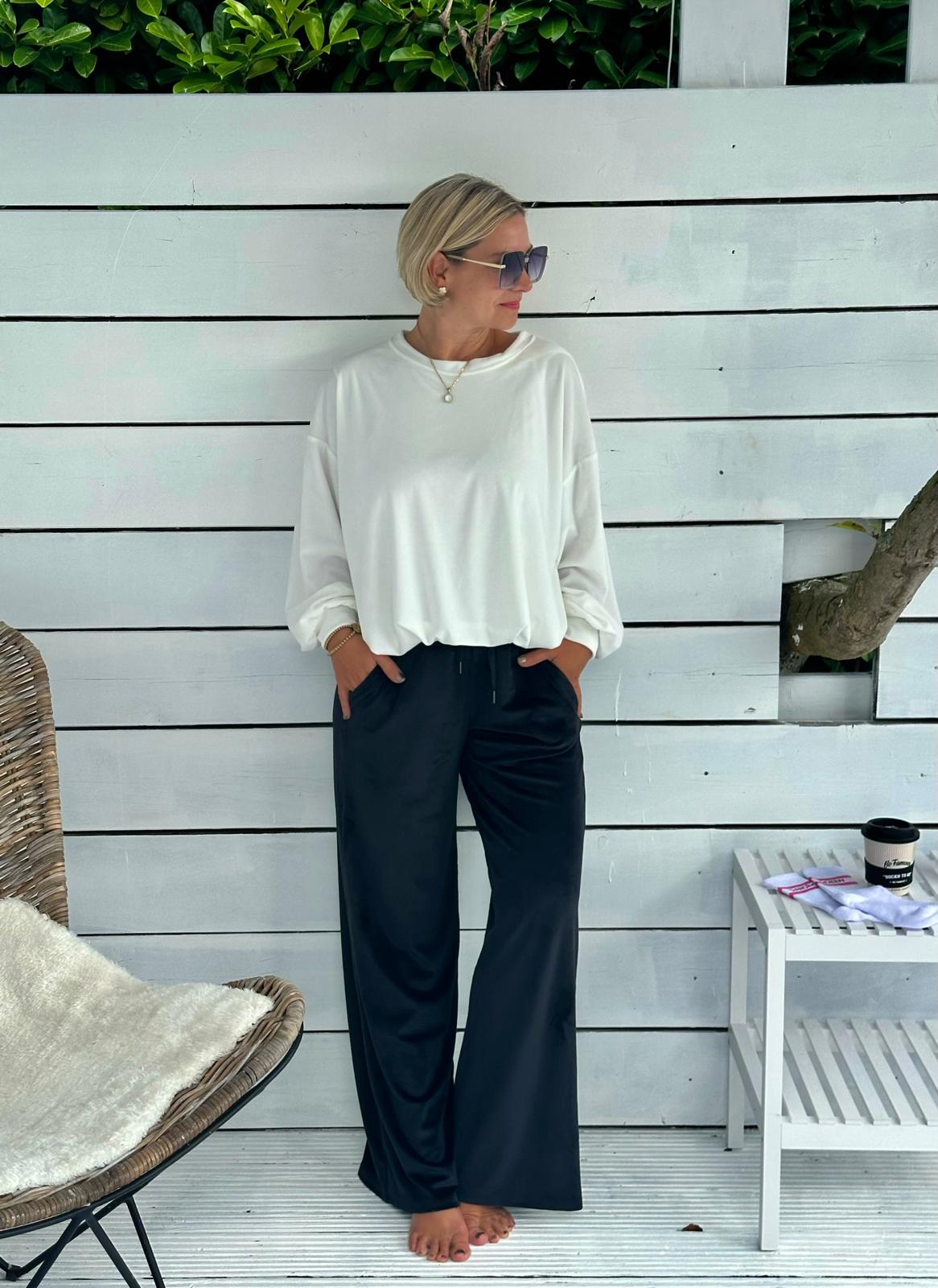 WHITE VELVET – Kuschelweicher Oversize-Pullover mit Ballonärmeln