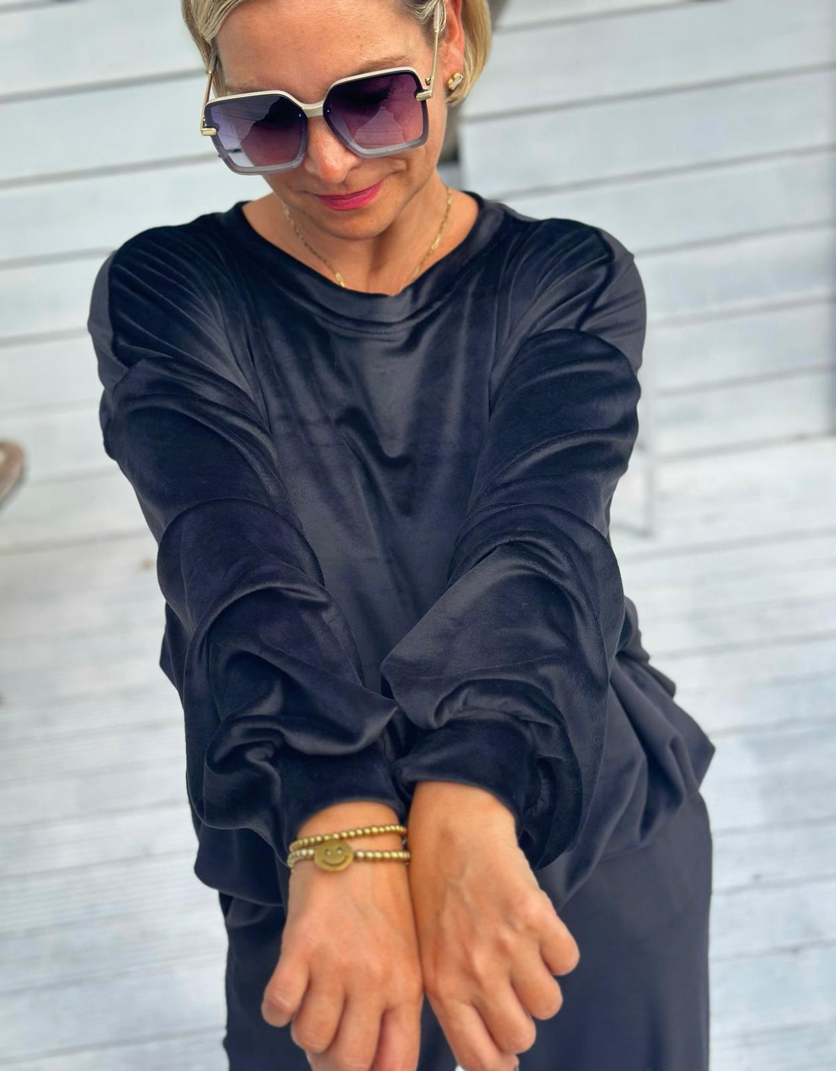 BLACK VELVET – Kuschelweicher Oversize-Pullover mit Ballonärmeln