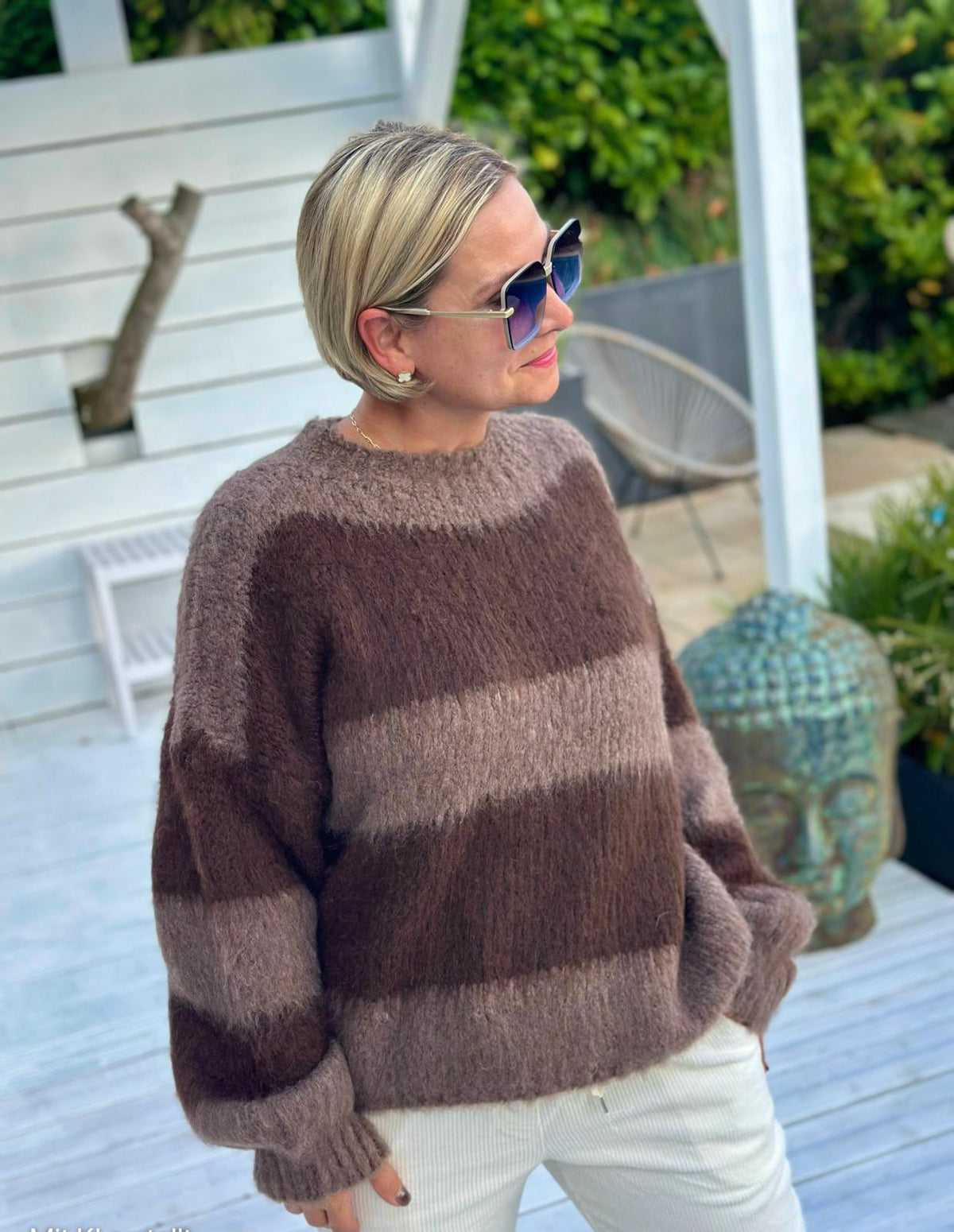 MOCHA STRIPES – Kuscheliger Streifenpullover in warmen Brauntönen