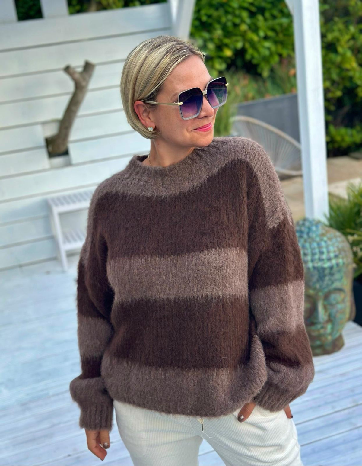 MOCHA STRIPES – Kuscheliger Streifenpullover in warmen Brauntönen