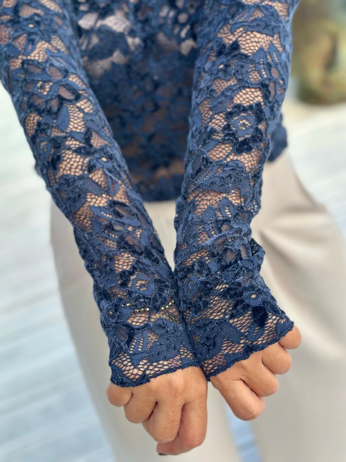 OCEAN LACE – Elegantes Langarmshirt mit floraler Spitze