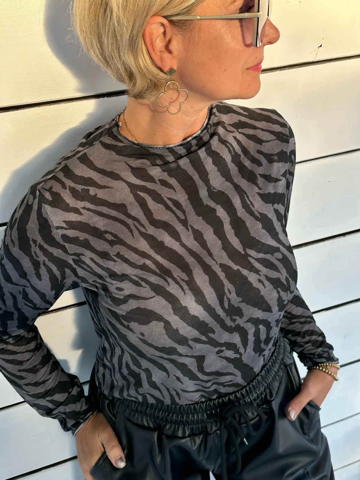 Mesh Longsleeve mit Zebra-Print & Stehkragen – Light Grey