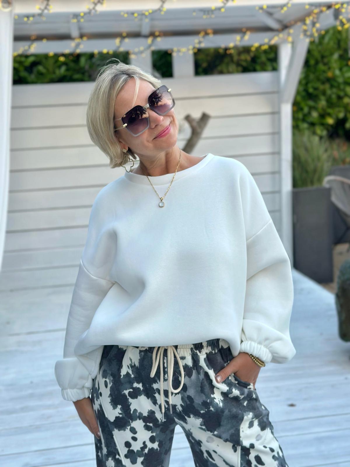 Crème de la Crème – Oversize Sweatshirt mit funkelnder Pailletten-Applikation