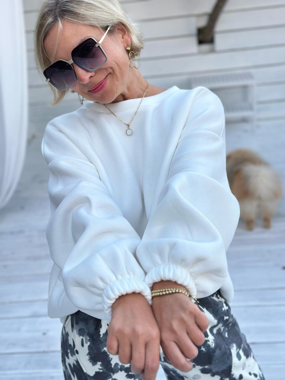 Crème de la Crème – Oversize Sweatshirt mit funkelnder Pailletten-Applikation