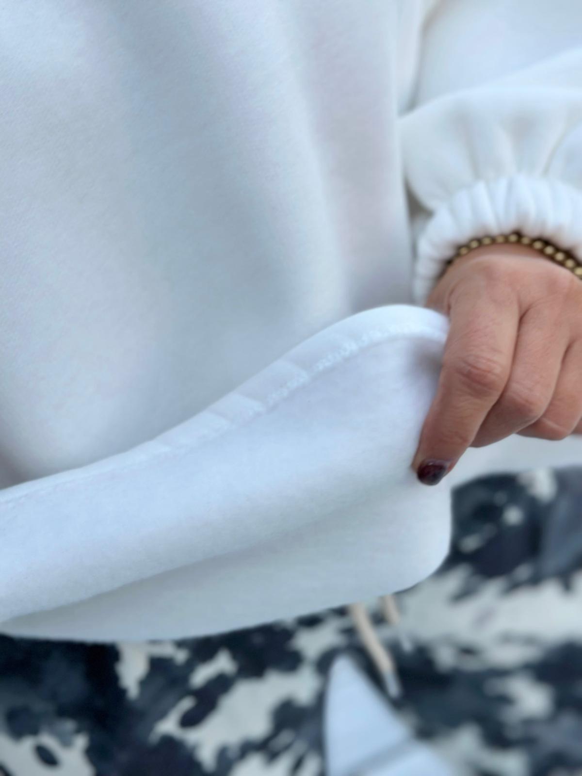 Crème de la Crème – Oversize Sweatshirt mit funkelnder Pailletten-Applikation