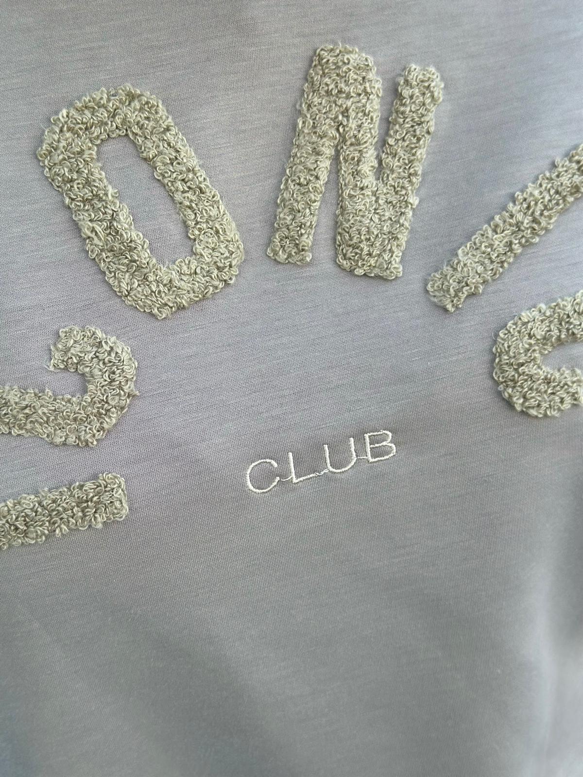 ICONIC CLUB Sweatshirt mit Teddy-Stickerei – Taupe