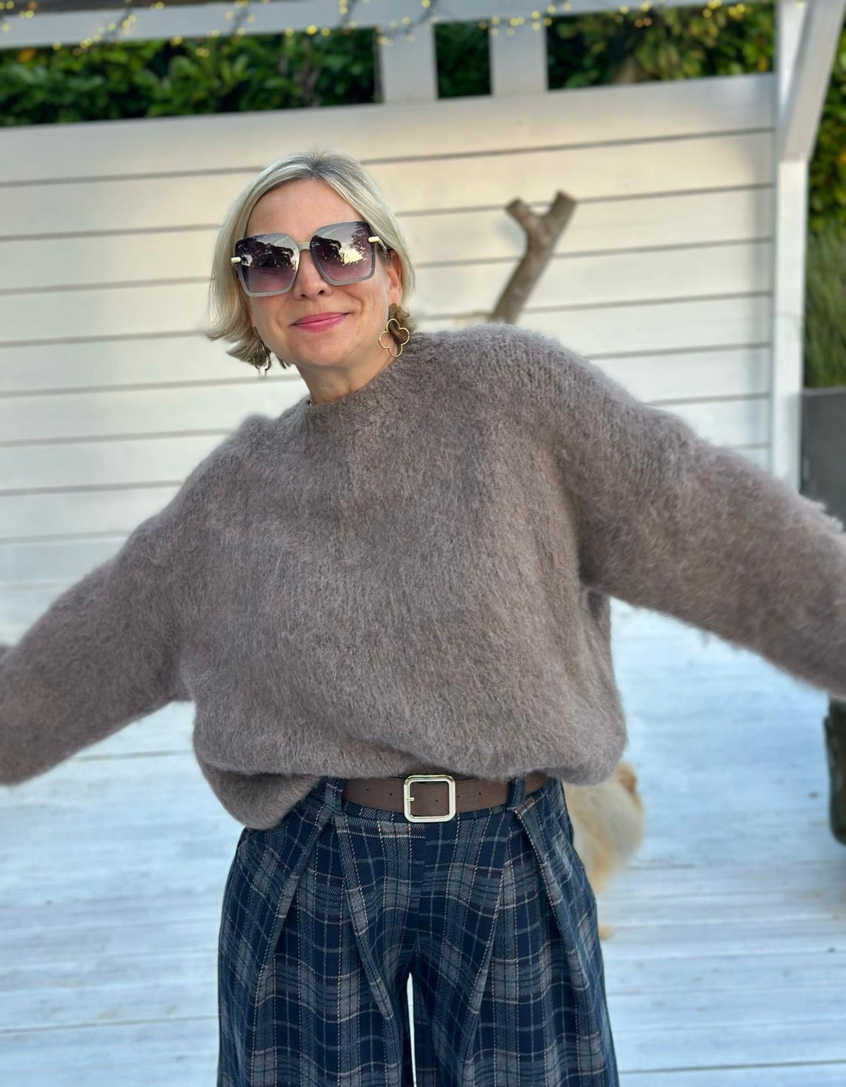 Cozy Fluffy Strickpullover mit Ballonärmeln – Taupe