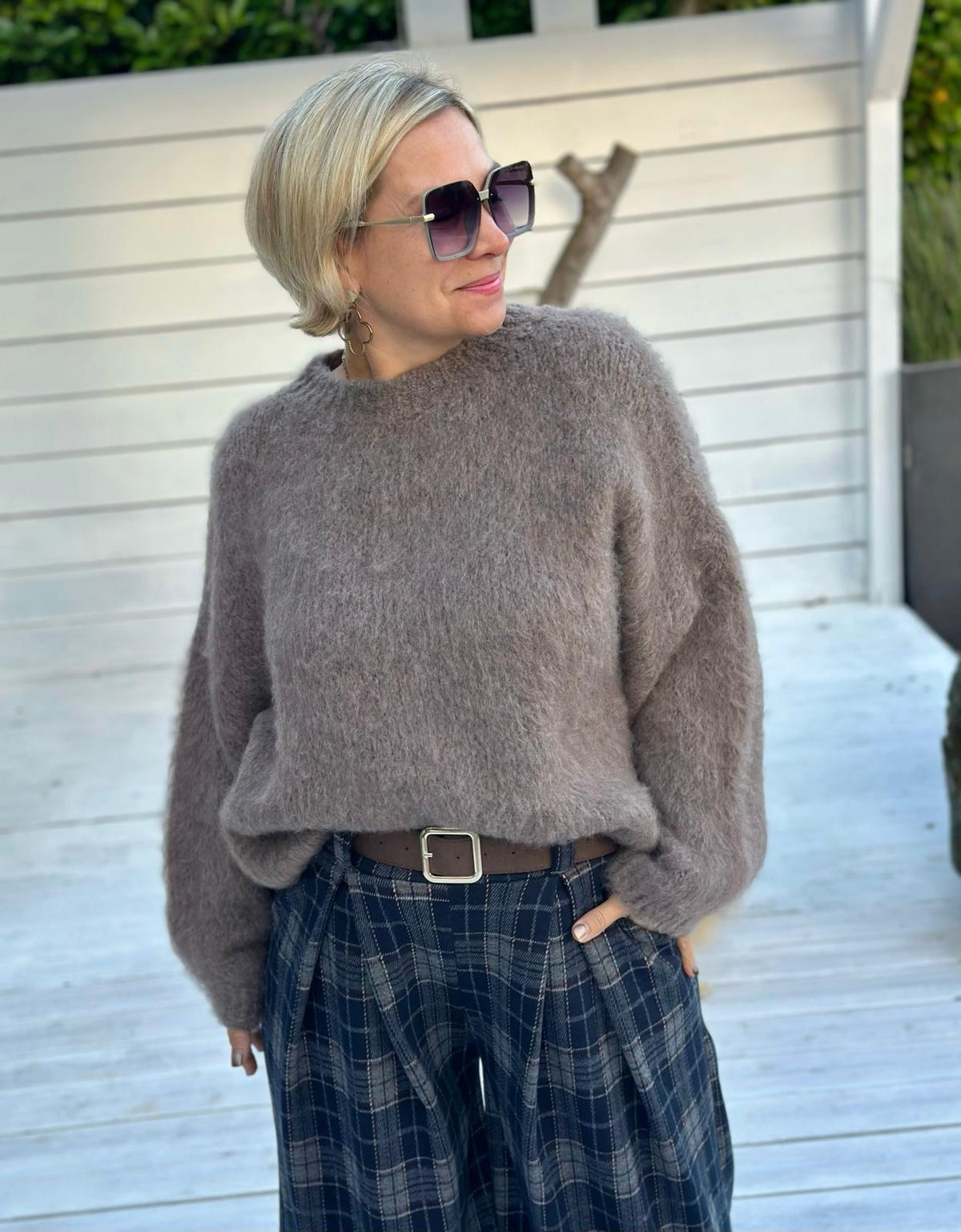 Cozy Fluffy Strickpullover mit Ballonärmeln – Taupe