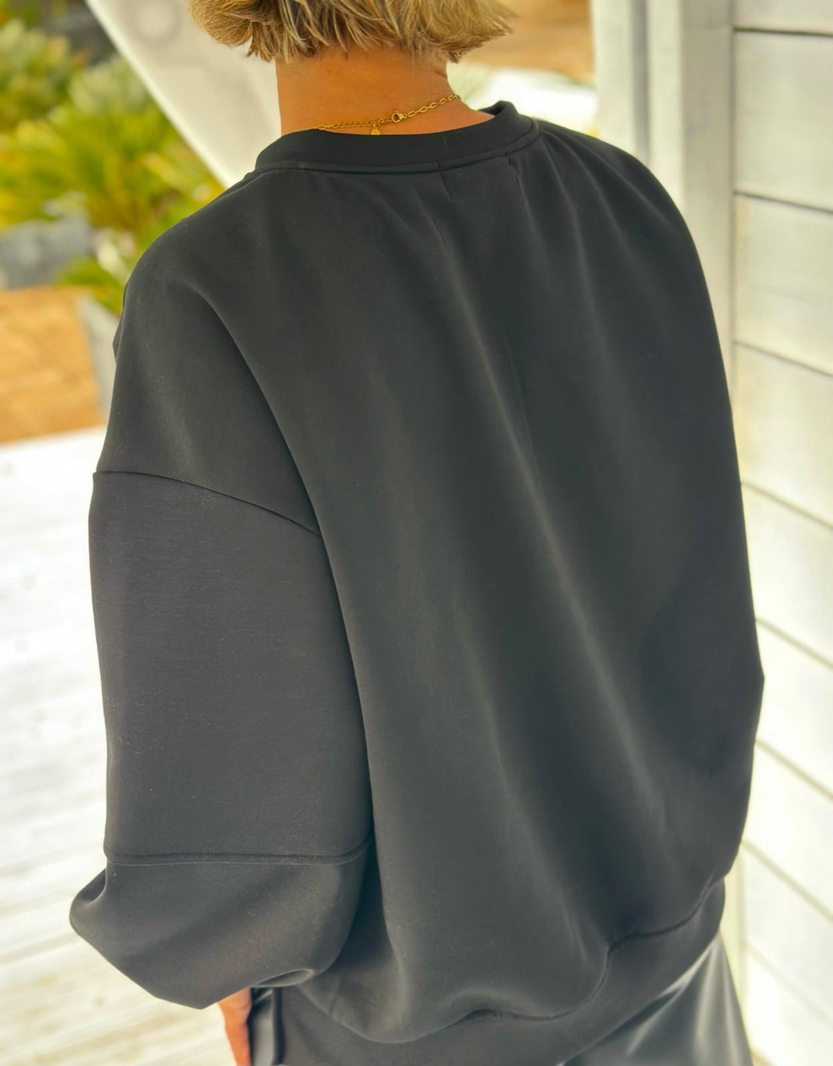 ICONIC CLUB Sweatshirt mit Teddy-Stickerei – Schwarz