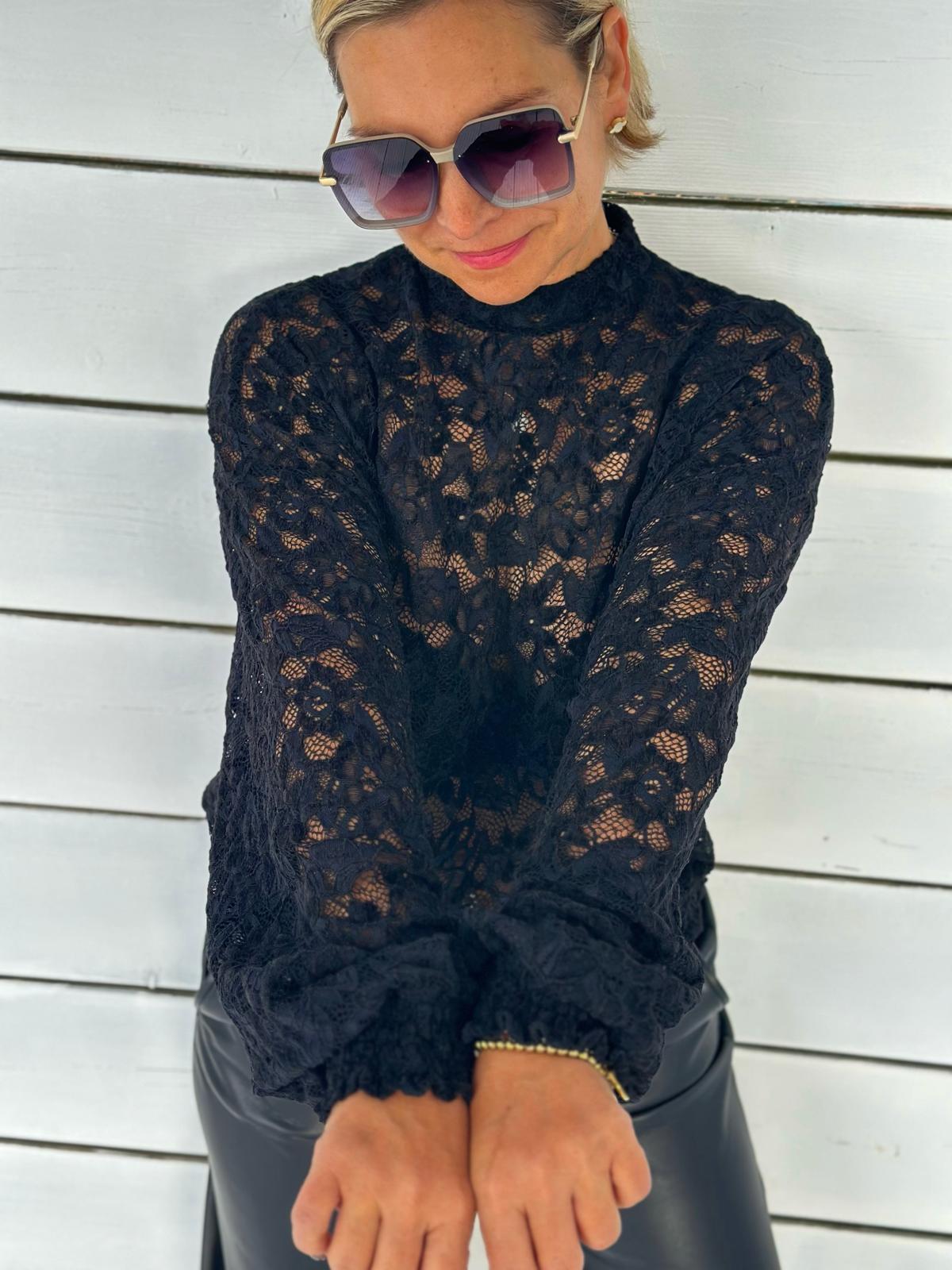 Spitzenbluse „Romantic Lace“ – Schwarz