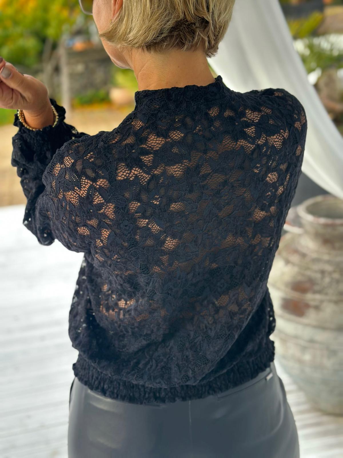 Spitzenbluse „Romantic Lace“ – Schwarz