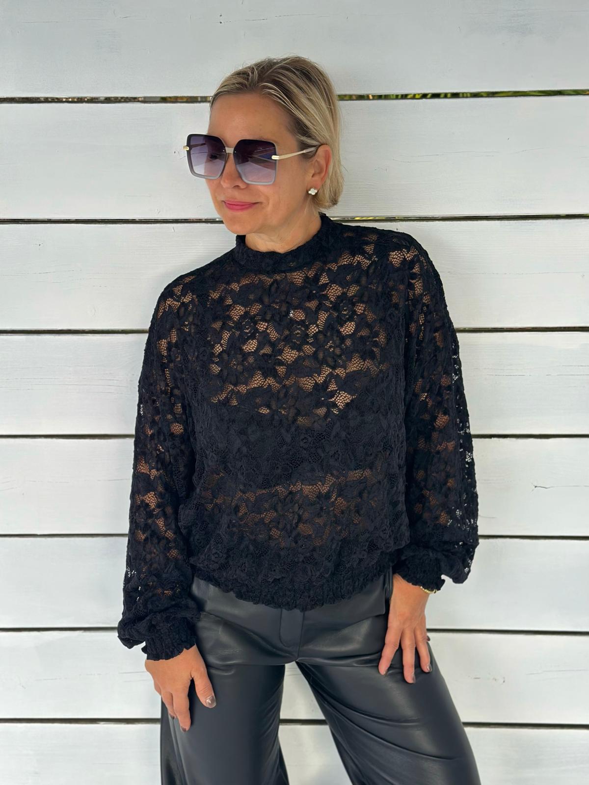 Spitzenbluse „Romantic Lace“ – Schwarz
