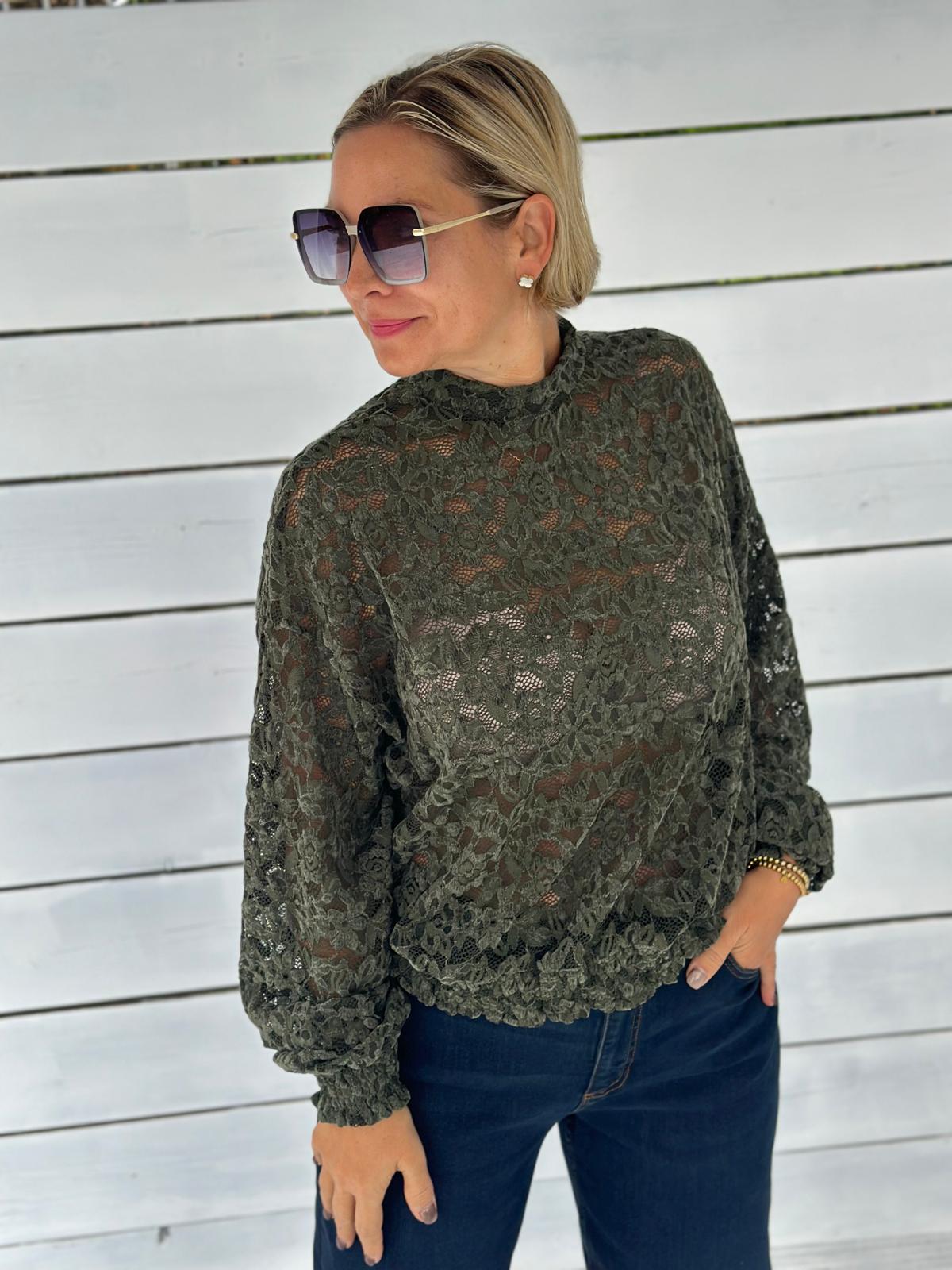 Spitzenbluse „Romantic Lace“ – Khaki
