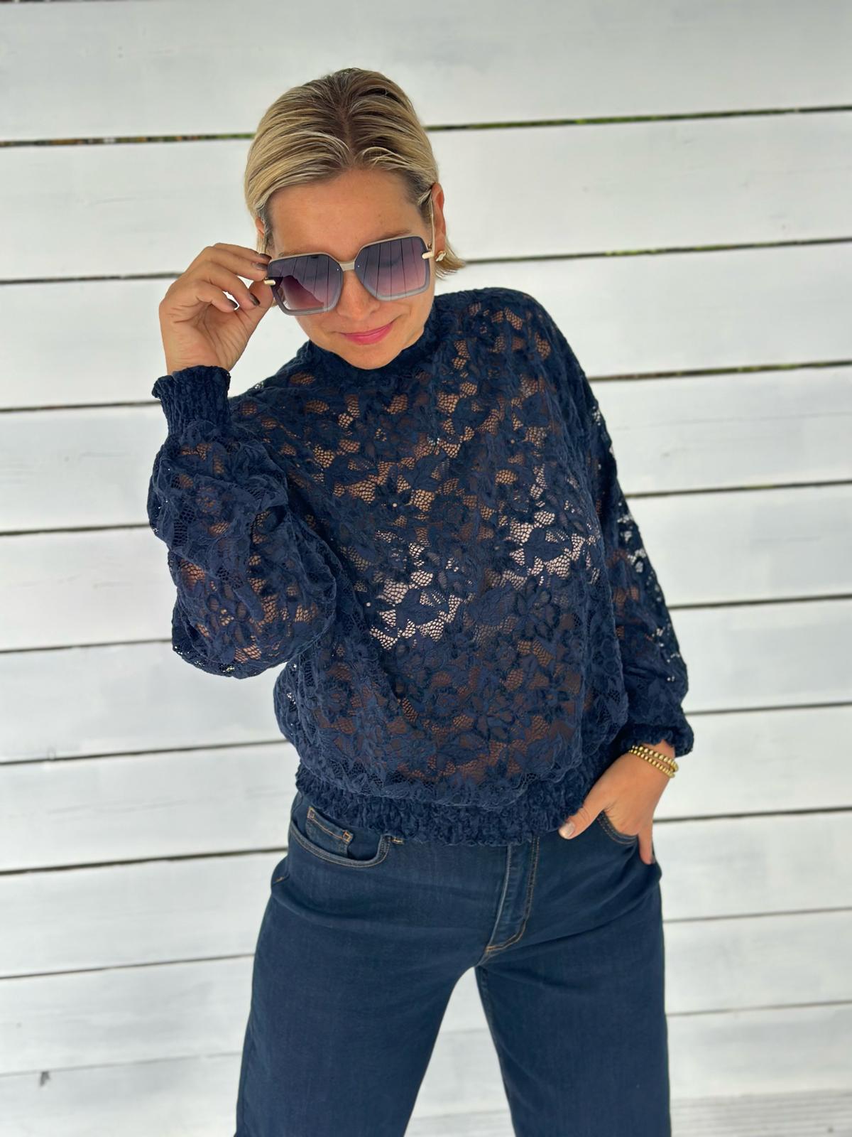 Spitzenbluse „Romantic Lace“ – Marineblau