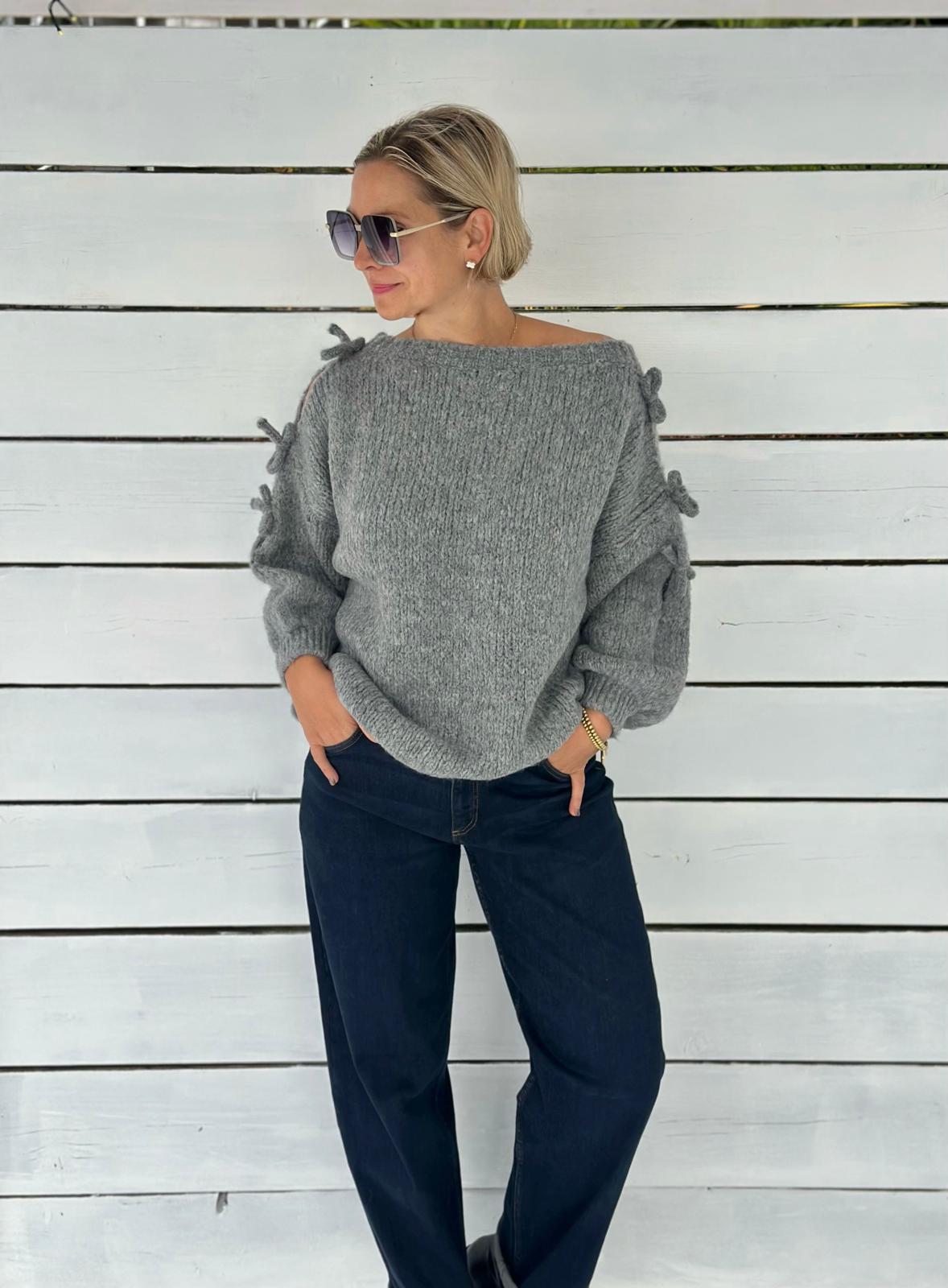 Strickpullover „Bow Detail“ mit Schleifenärmeln – Grau