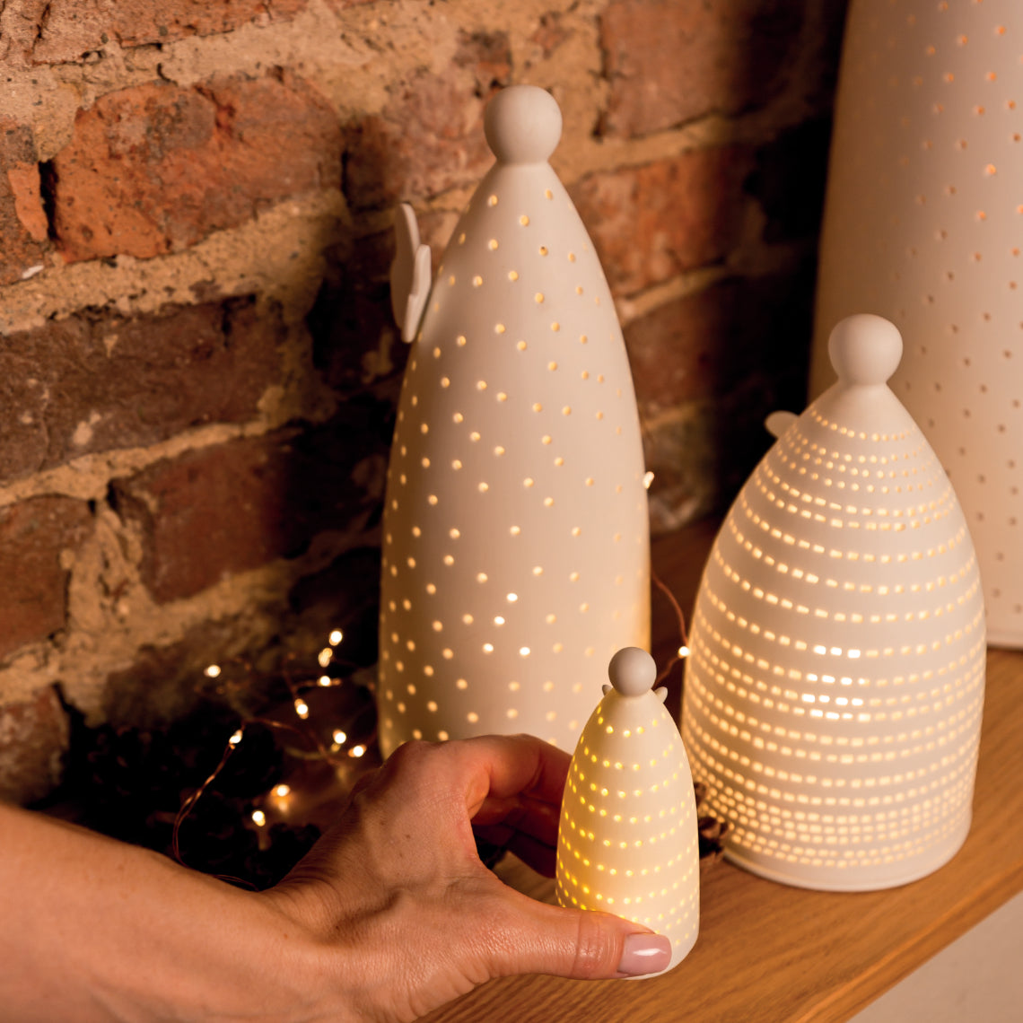 HIMMELSLICHTER. LICHTENGEL "PUNKTE, MITTEL"